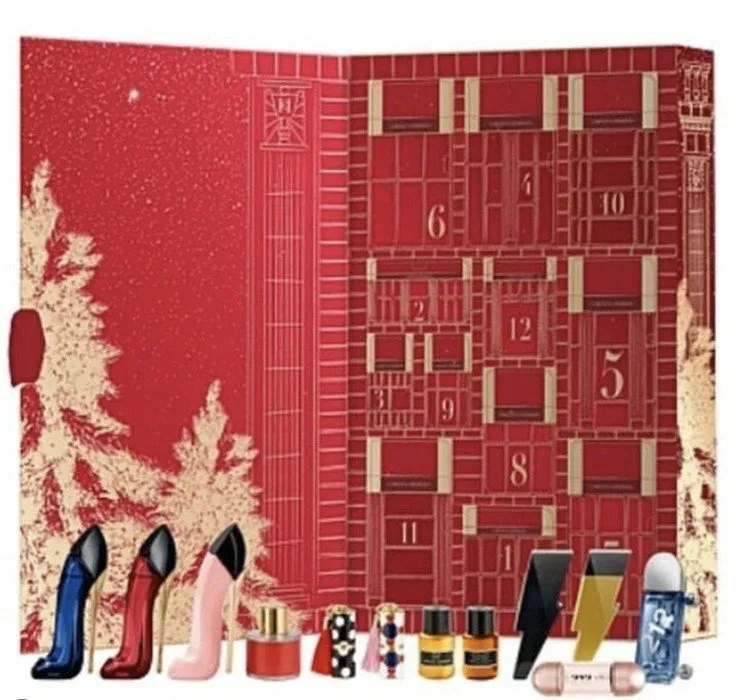 SET CAROLINA HERRERA Advent Calendar Fabulous Kiss The Lipstick Sheer 171 Rosy Date 1g   410 Alegria 1g   Good Girl Blush EDP spray 7ml   Very Good Girl EDP spray 7ml   212 Heroses EDT 7ml   212 VIP Rose EDP 5ml   True Oud EDP spray 5ml   Stallion Le