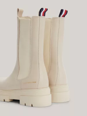Botas Chelsea de couro com travas