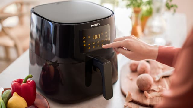 Philips Airfryer 3000 Series 6.2L med bageform HD9270/93