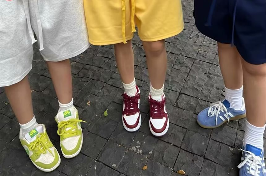 Femilina - Shorts met trekkoord en letters