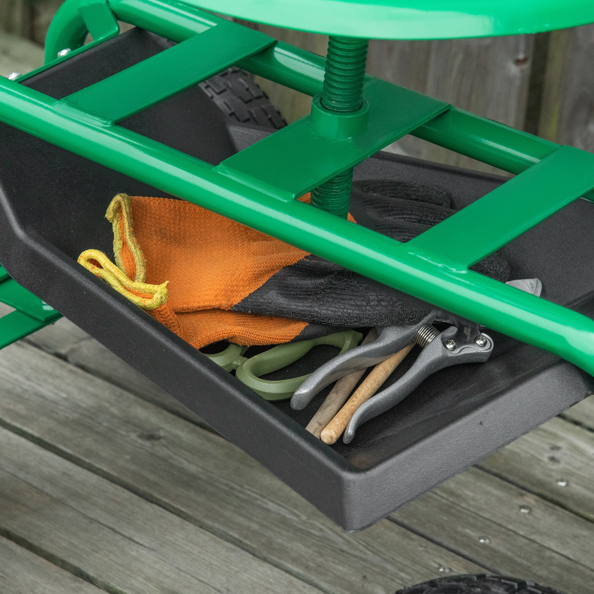 Outsunny Fahrbarer Gartensitz mit Gartengeräteablage grün 98L x 45B x 87H cm