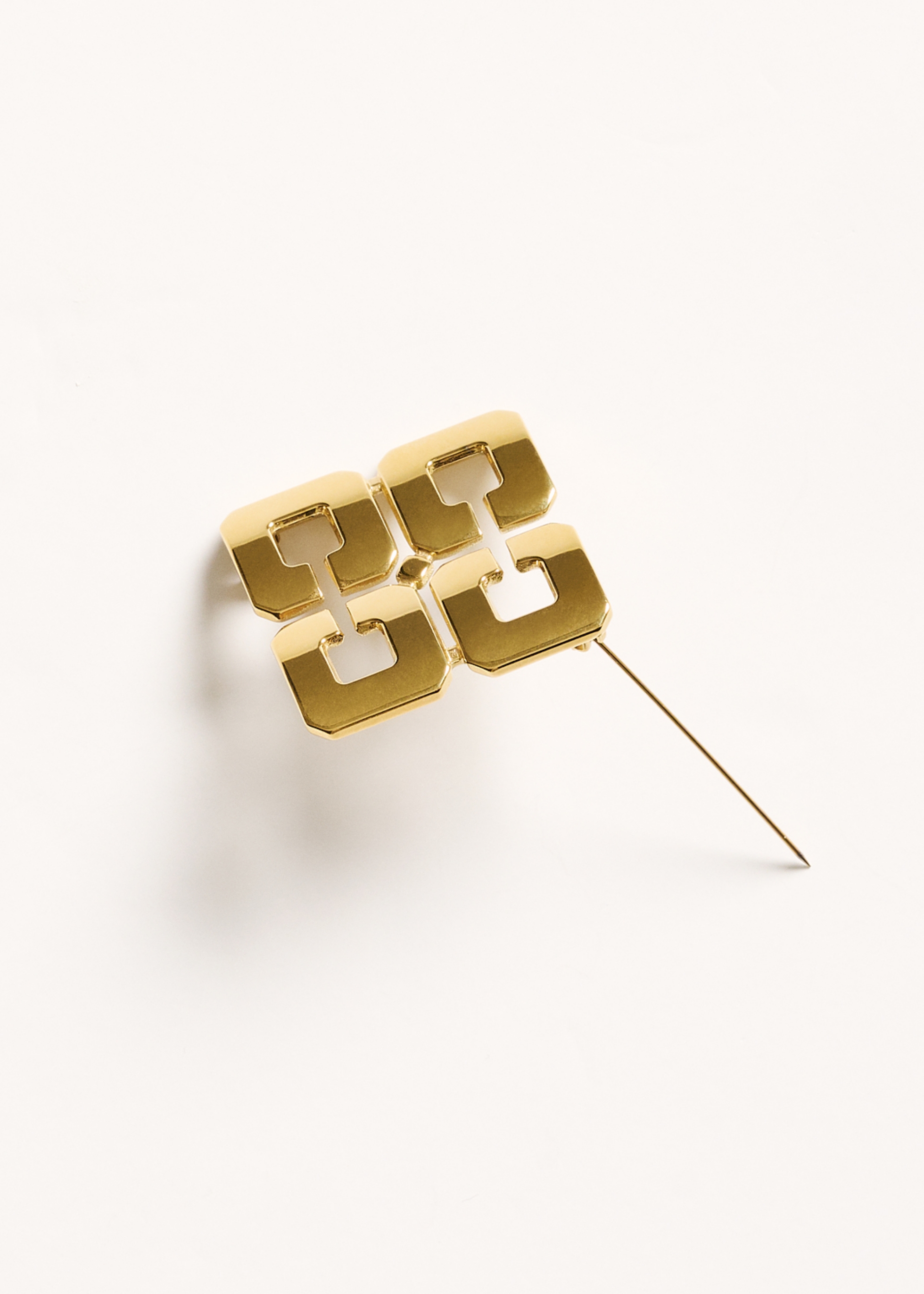 Costes logo broche