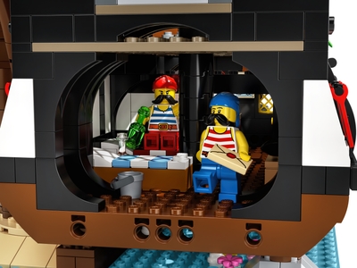 LEGO Piraten van Barracuda Baai (21322)
