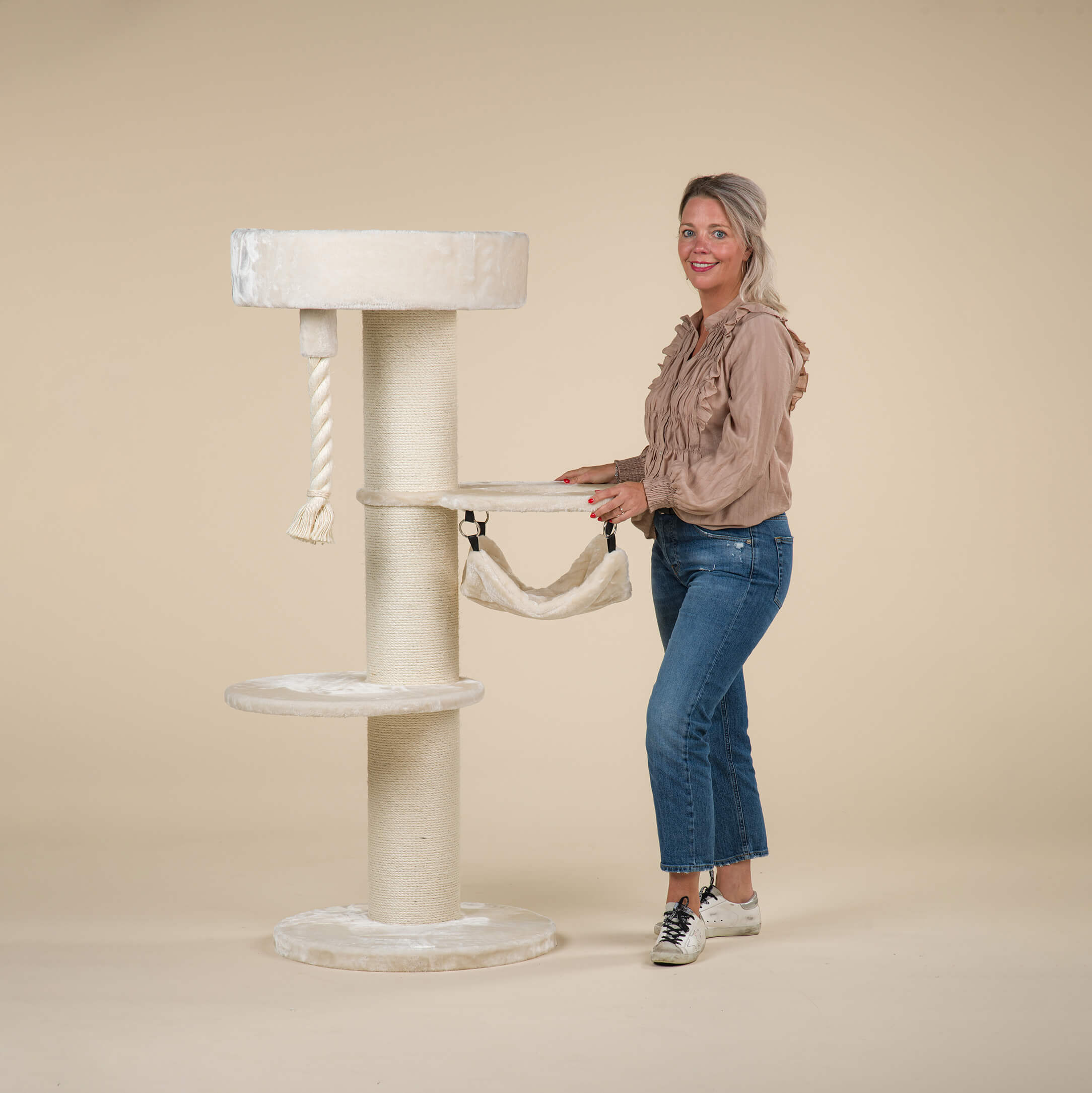 Poste arranhador para cachorro Maine Coon Sleeper, branco