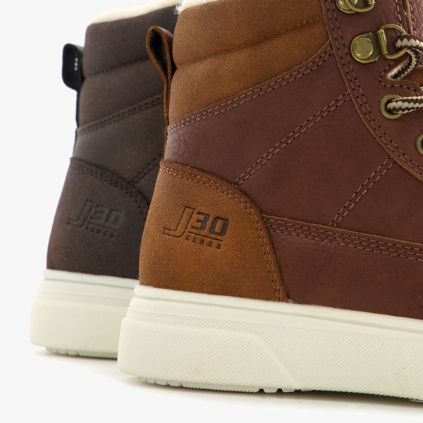 Blue Box gevoerde jongens veterboots