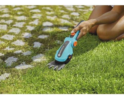GARDENA ComfortCut Li 3.0Ah snoerloze grasschaar incl. USB-C oplaadkabel en handgreep