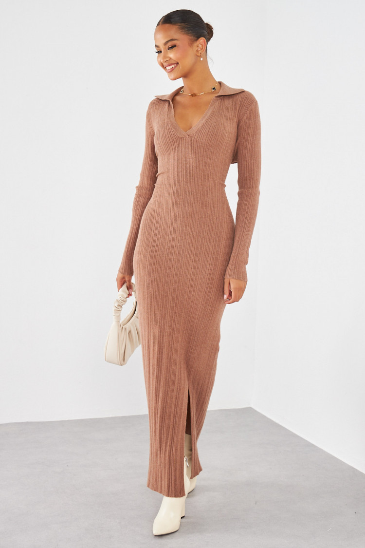 Robe longue marron côtelée