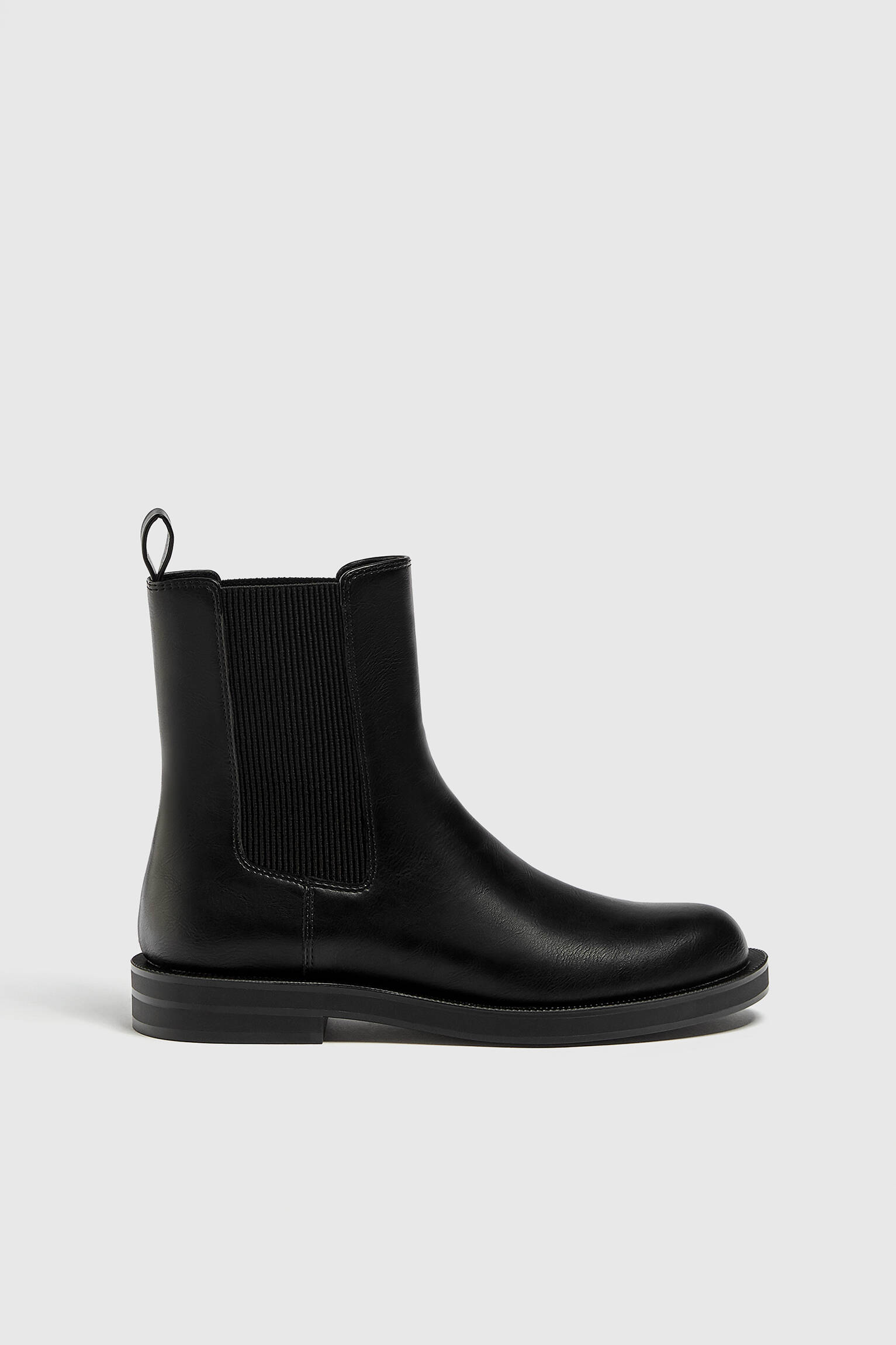 BOTAS DE CANO BAIXO COM ELÁSTICO - PRETAS
