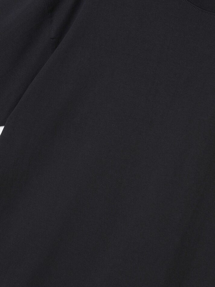 Camiseta básica oversized - Preta