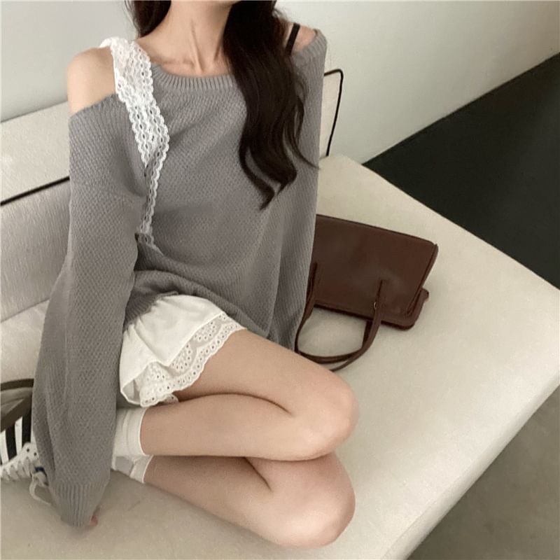 Moon City - Set: Nep tweedelige cold-shoulder kanten strik trui + hoge taille mini A-lijn rok met kant en gaatjes