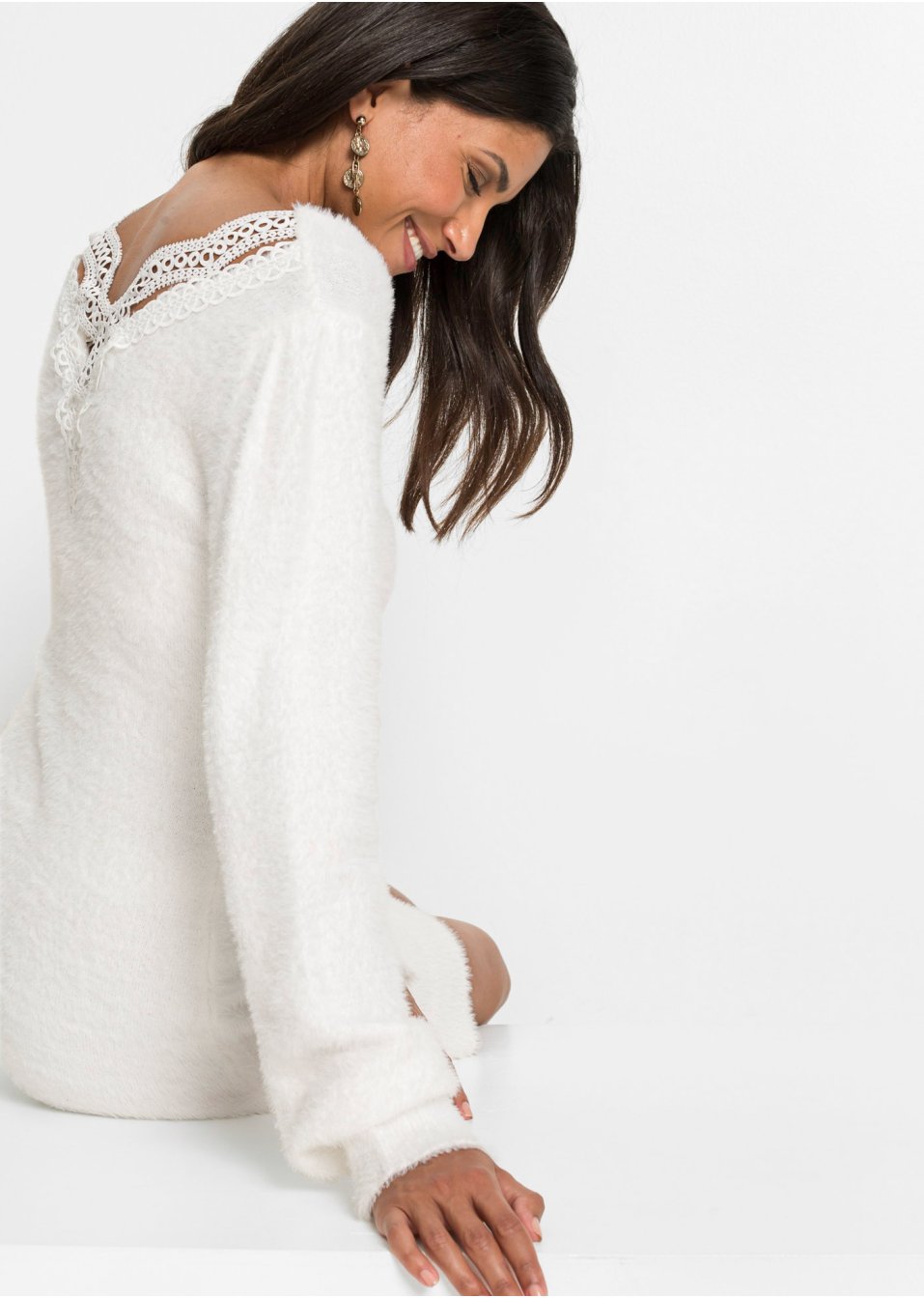 Robe en maille à dentelle taille courte
