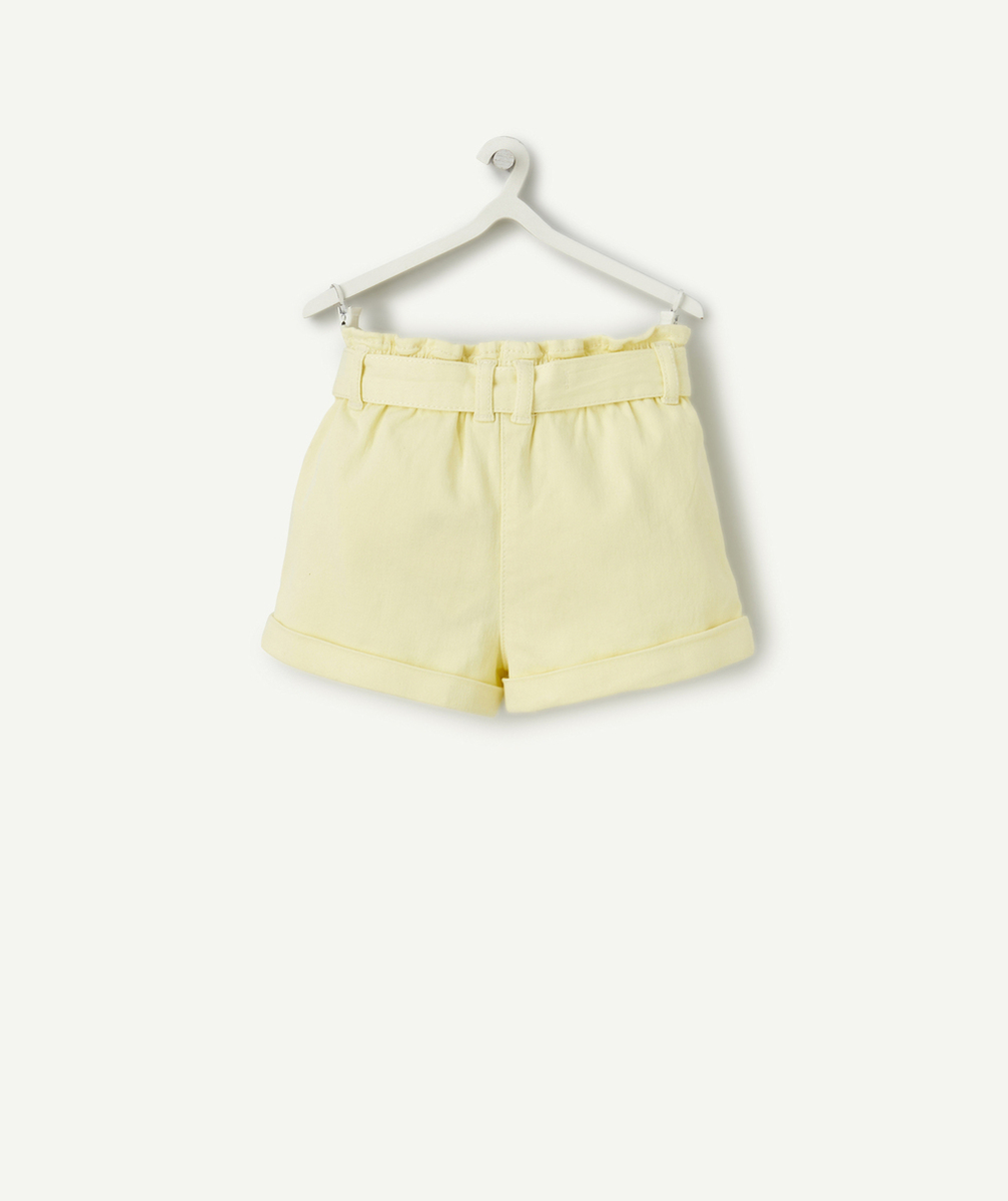 short droit bébé fille en fibres recyclées jaune avec ceinture