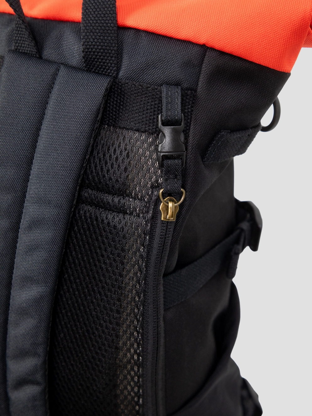 Doughnut Paratrooper Reborn Series Backpack black grapefruit