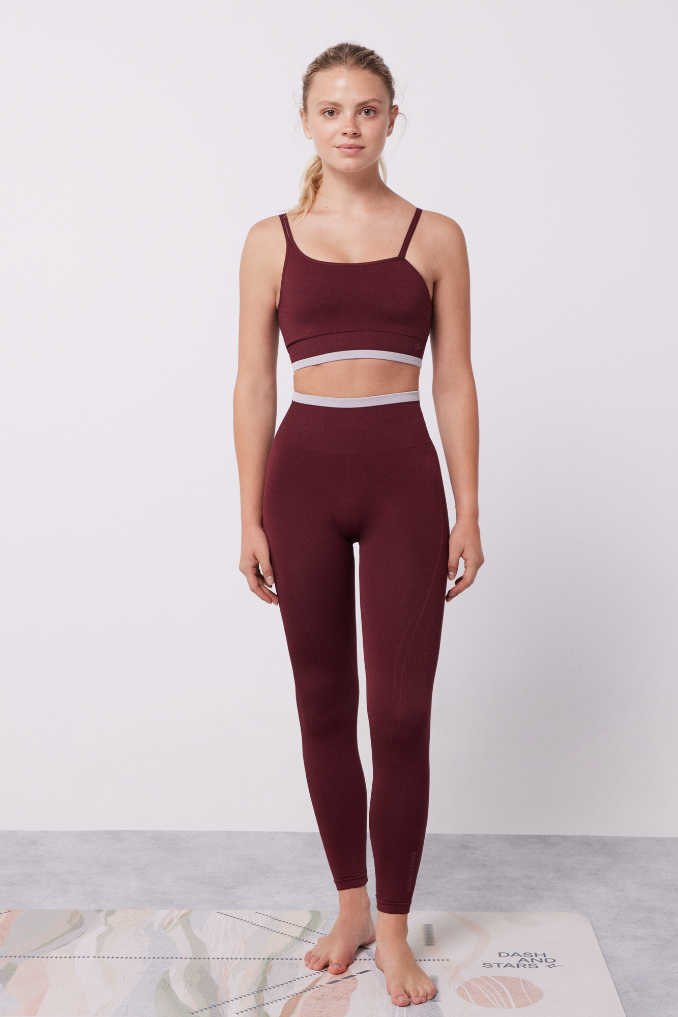 Leggings confortáveis sem costura na cor bordô
