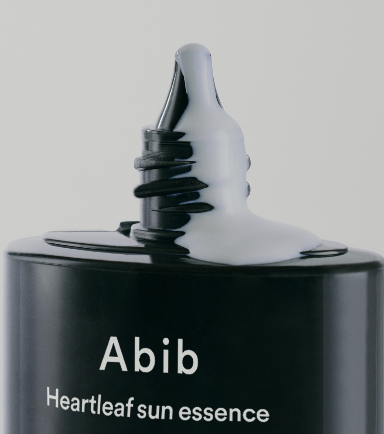 Abib - Protetor solar facial em formato essência Heartleaf Sun