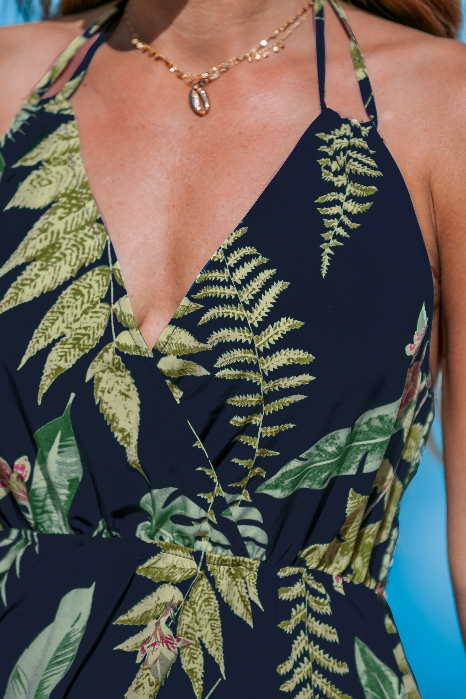 Robe mini tropicale à double bretelle et ourlet à volants verte