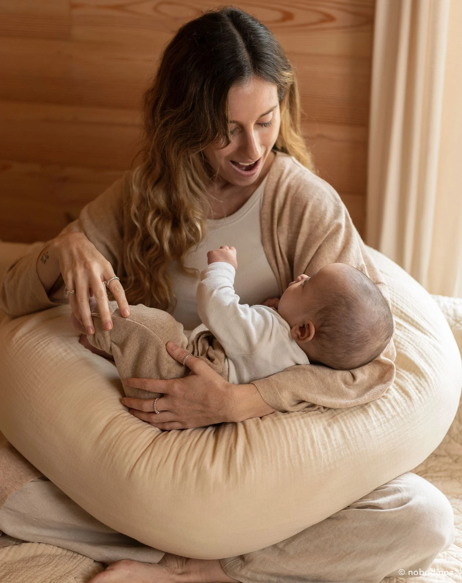 Coussin de maternité wabi-sabi en double gaze de coton lavée | Blanc