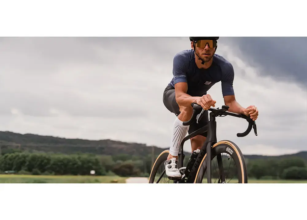Compressport R2 Aero Compressie Tubes Wit/Zwart