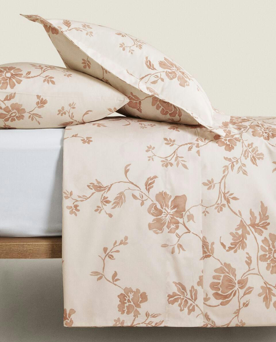 CAPA DE EDREDOM COM ESTAMPA FLORAL