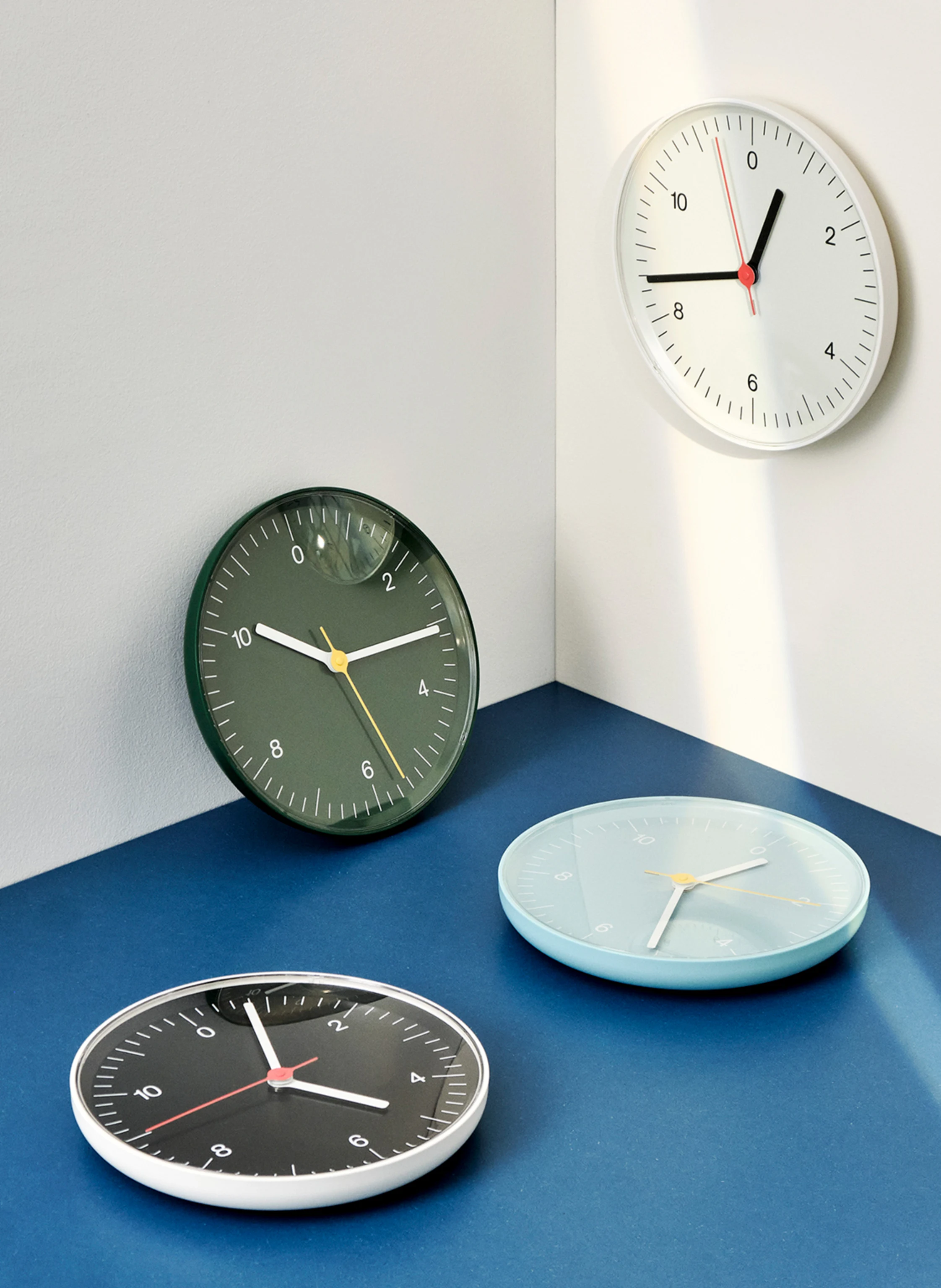 HAY Wanduhr