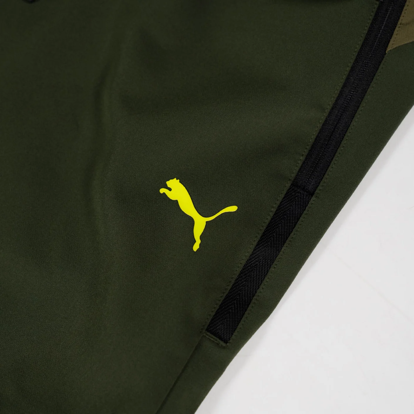 PUMA Borussia Dortmund Pumatech Zomerset 2024-2025 Donkergroen Olijfgroen Geel