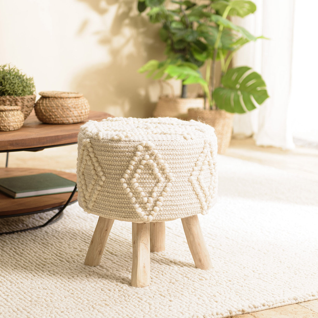 Macabane Tabouret rond en Laine motifs losanges Sacha ivoire - D.40x42 cm