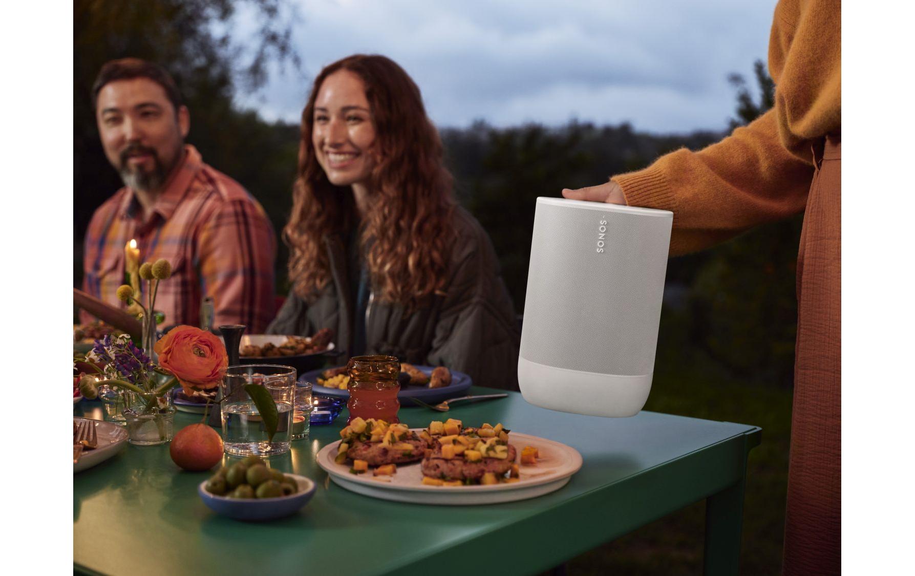 Smart Speaker Move 2 Weiss<br>Komplett überarbeiteter, leistungsstarker Smart Speaker