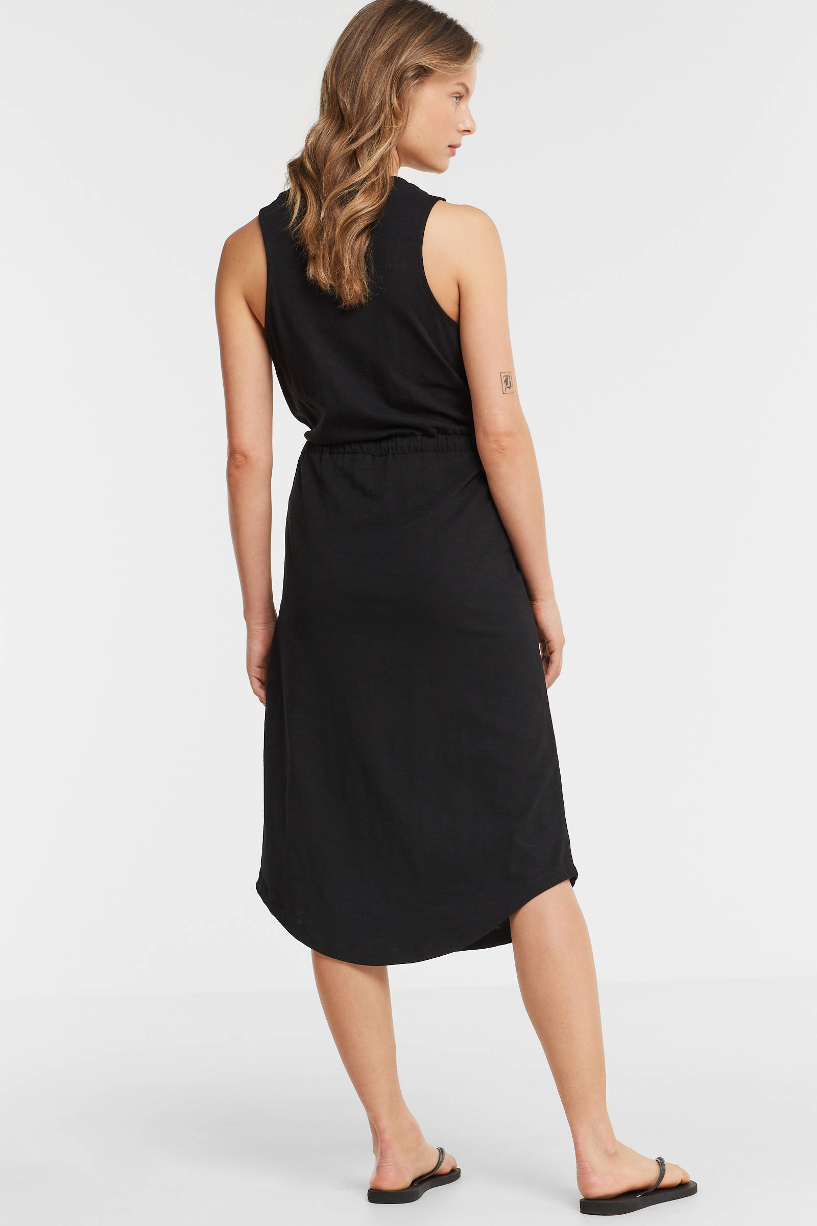 anytime midi jurk met V-hals zwart