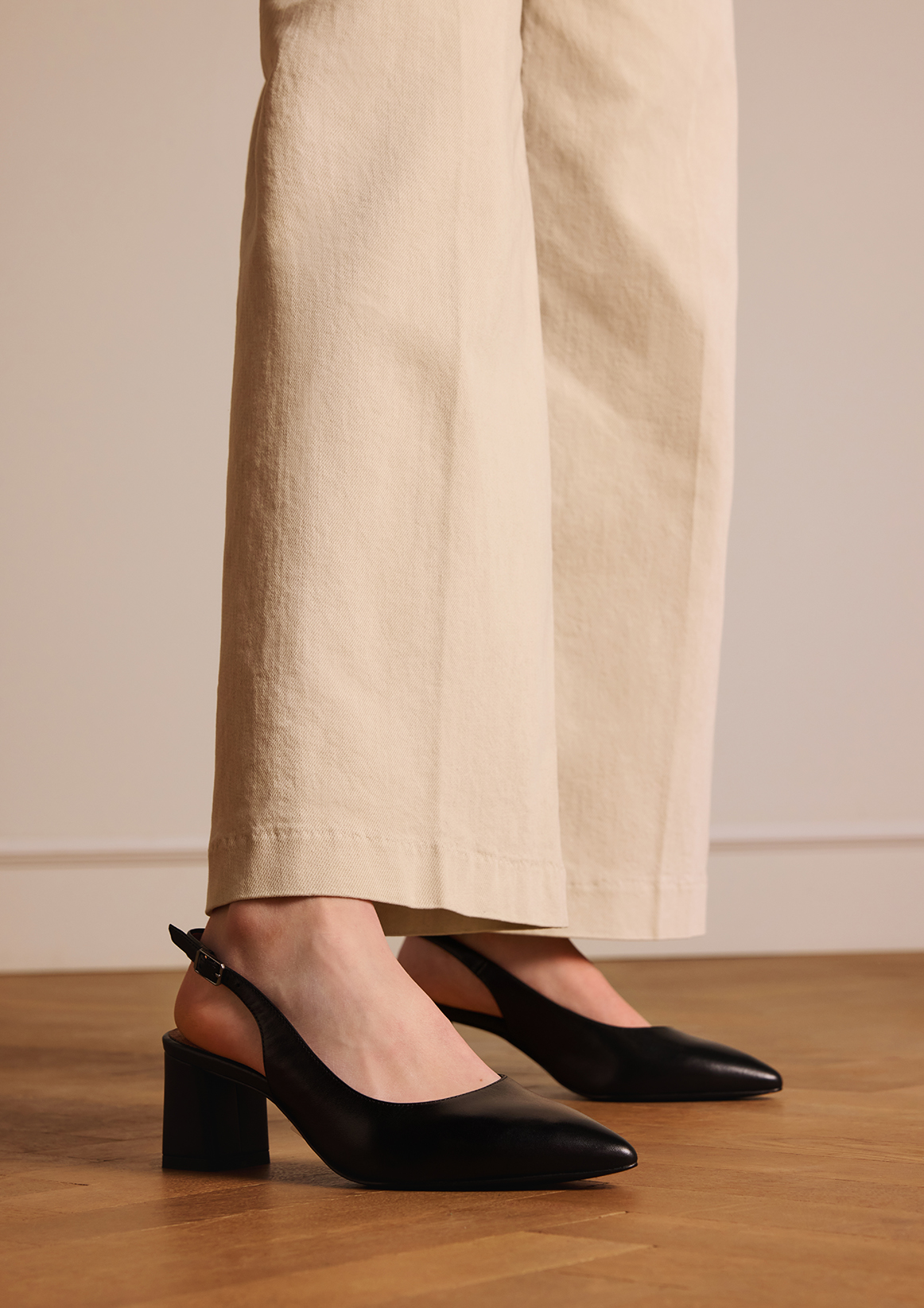 Zwarte leren slingbacks