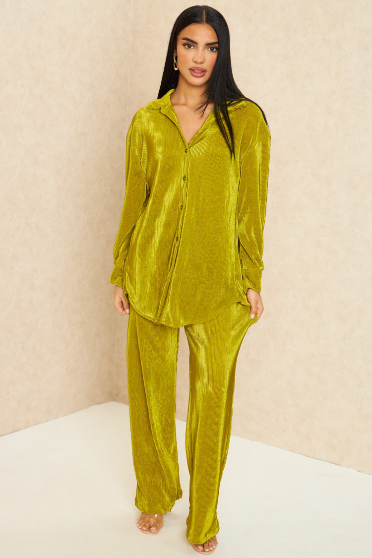 Ensemble vert clair satiné et plissé chemise + pantalon
