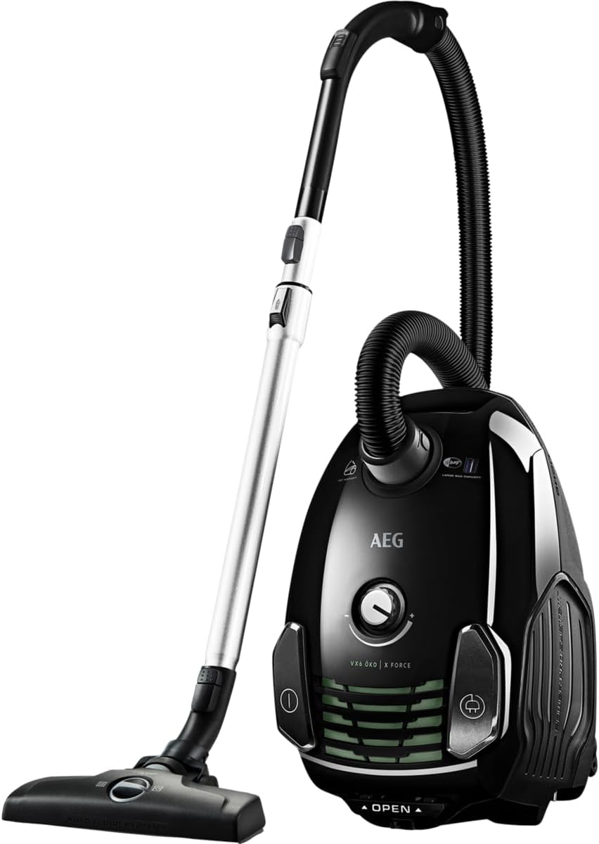 AEG VX6-2-ÖKOX Staubsauger mit Beutel (60% Recyclingmaterial, inkl. Zusatzdüsen, für Hart- und Teppichböden, 9 m Aktionsradius, ergonomischer Handgriff, 800 Watt, neue technische Version) schwarz/grün