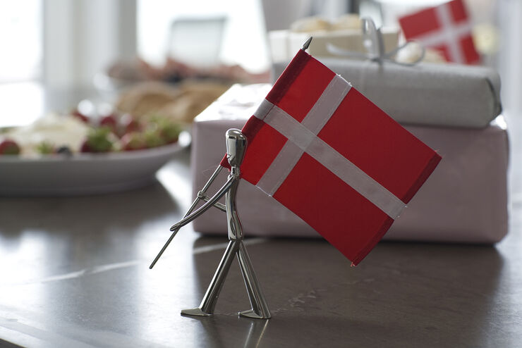 Kay Bojesen Kongelig Garder med dannebrogsfane Stål