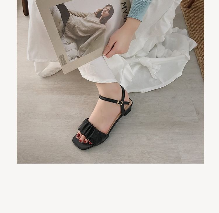 Terute - Sandalen met ruches en enkelbandjes