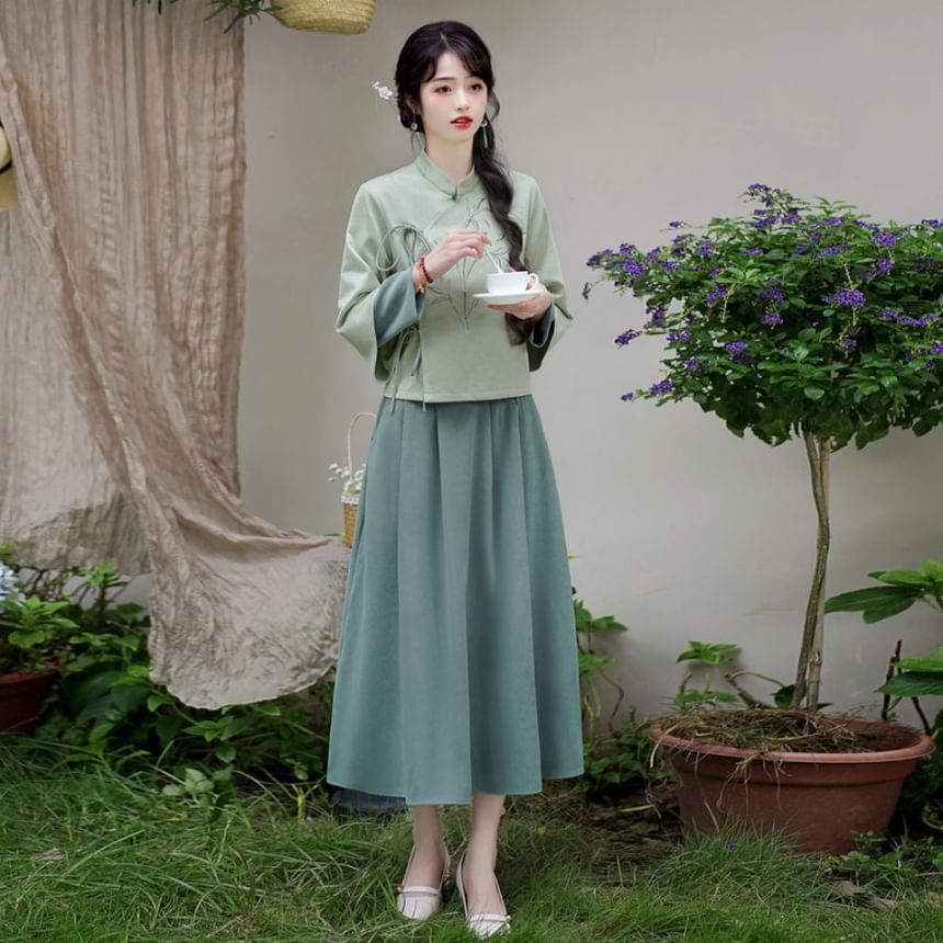 Fioridi - Hanfu-top met lange mouwen, geborduurd met bloemenmotief en knopen, / Effen midi-A-lijn rok met hoge taille