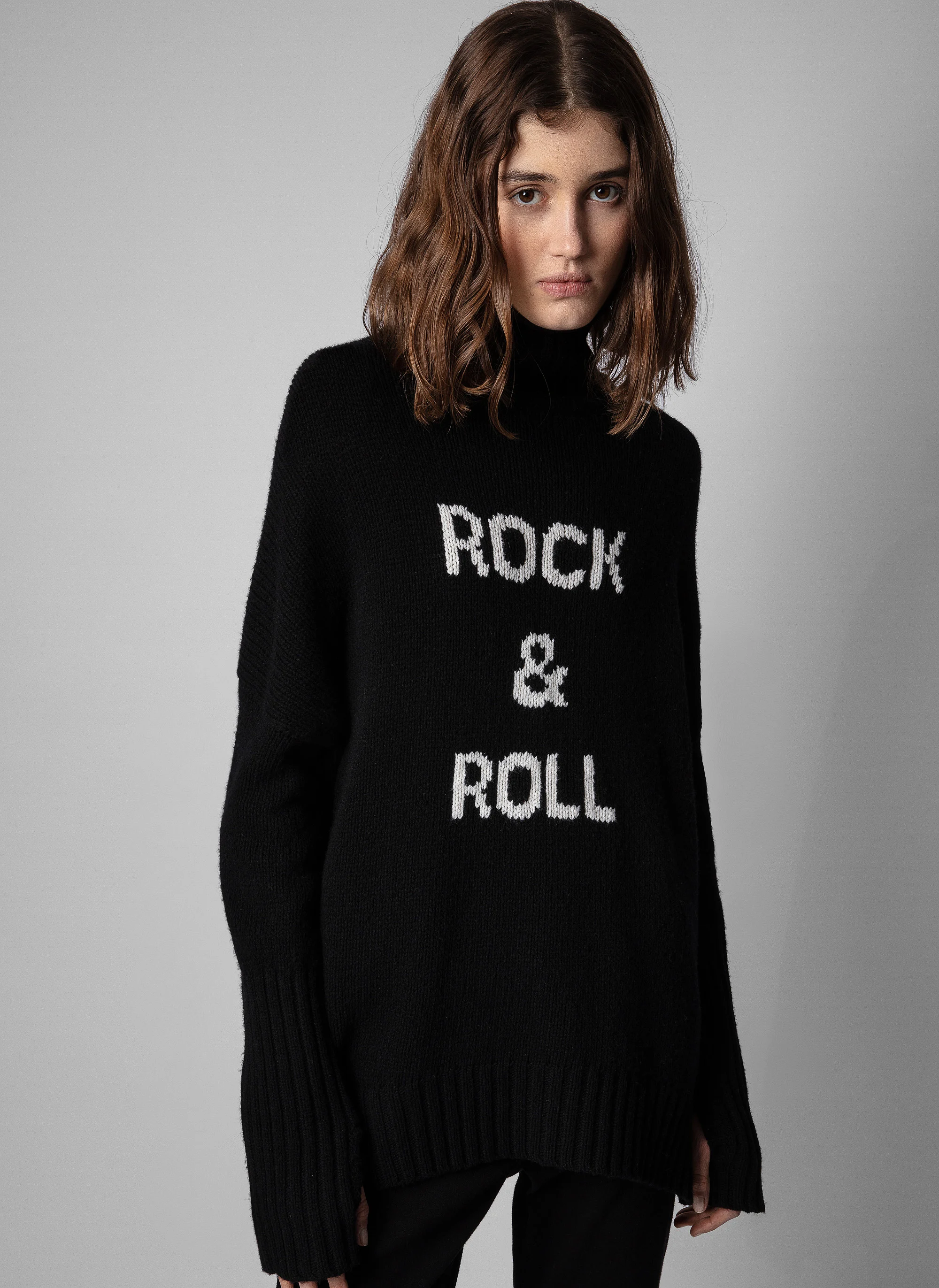 ALMA - Pull col roulé à message en laine mérinos | Noir