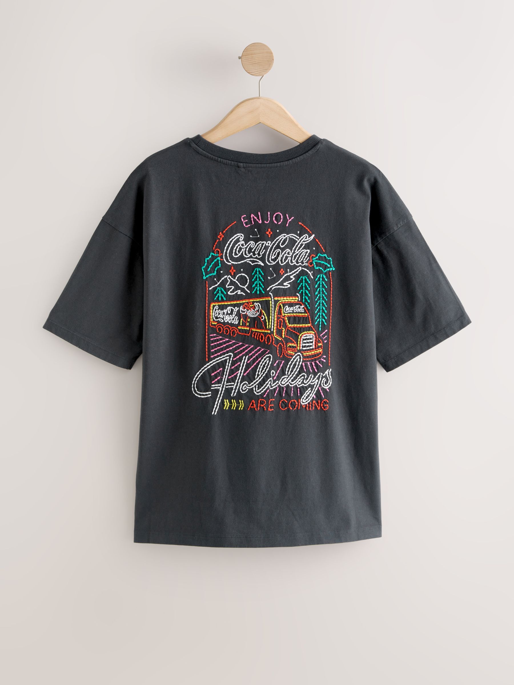 Zwart - Coca Cola® Kerstmis T-shirt met geborduurde graphic en Korte mouwen