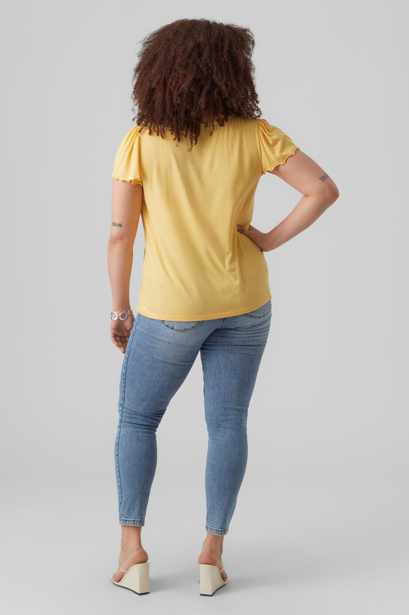 Camiseta básica de manga curta Curve - Amarela