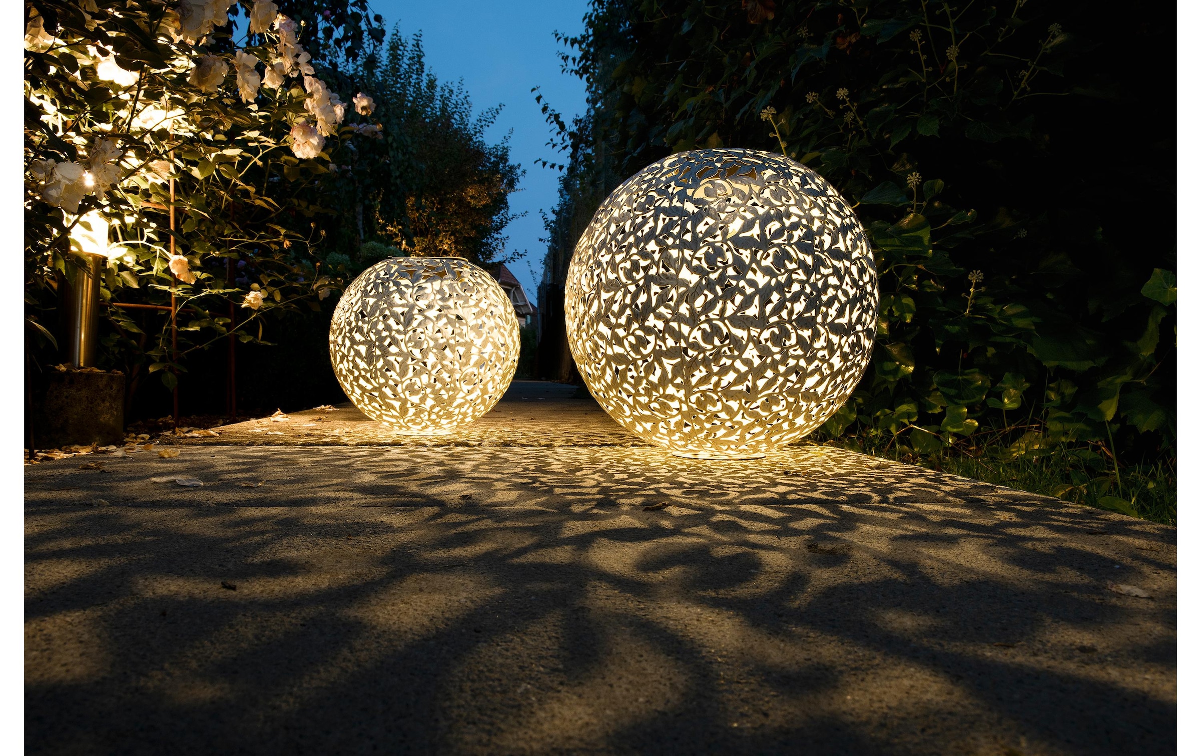 STT LED Gartenleuchte »Ball Solar Antic 30 cm Weiss«