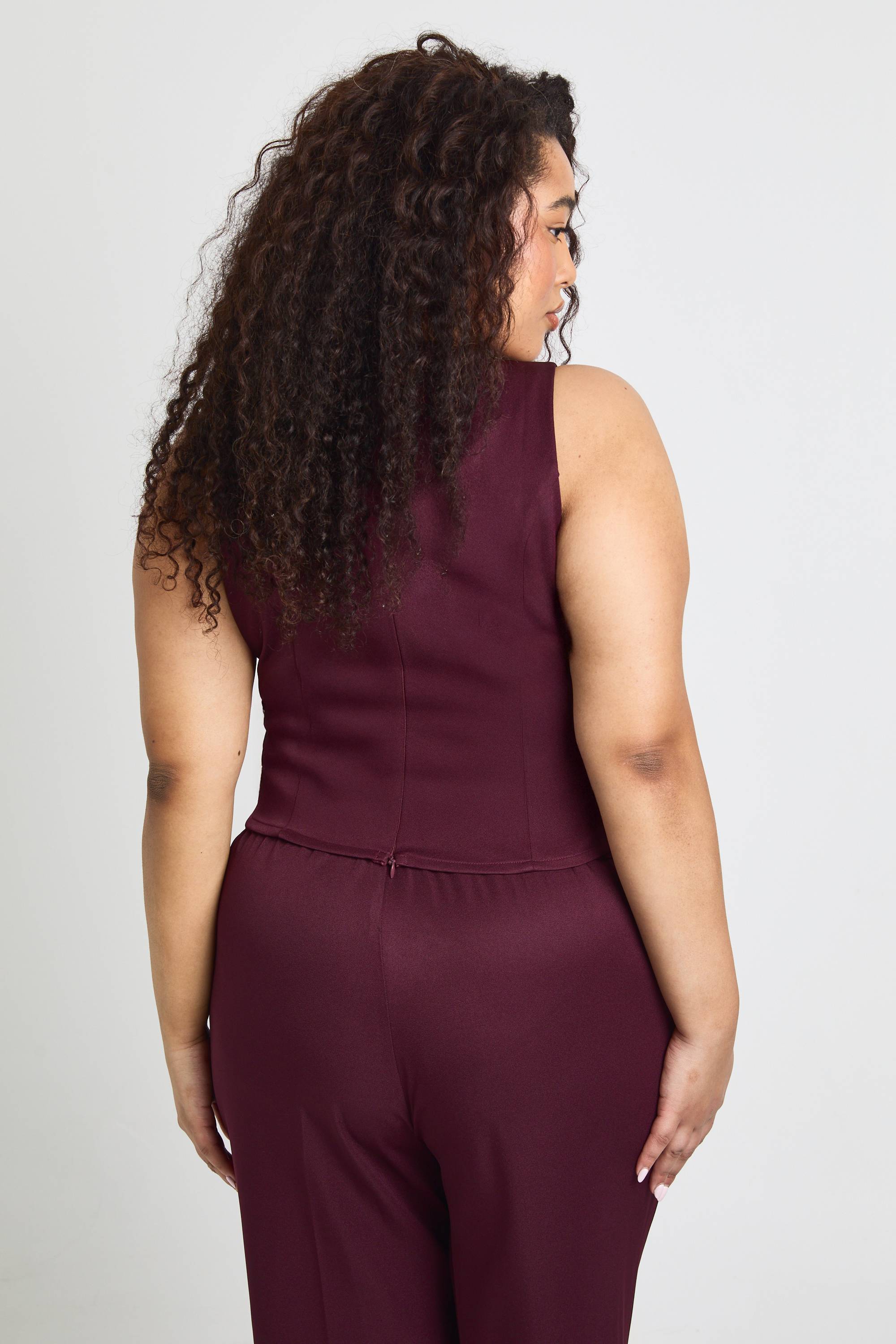 boohoo Haut Tissé Taille Plus à Col Nageur avec Taille Cintrée
