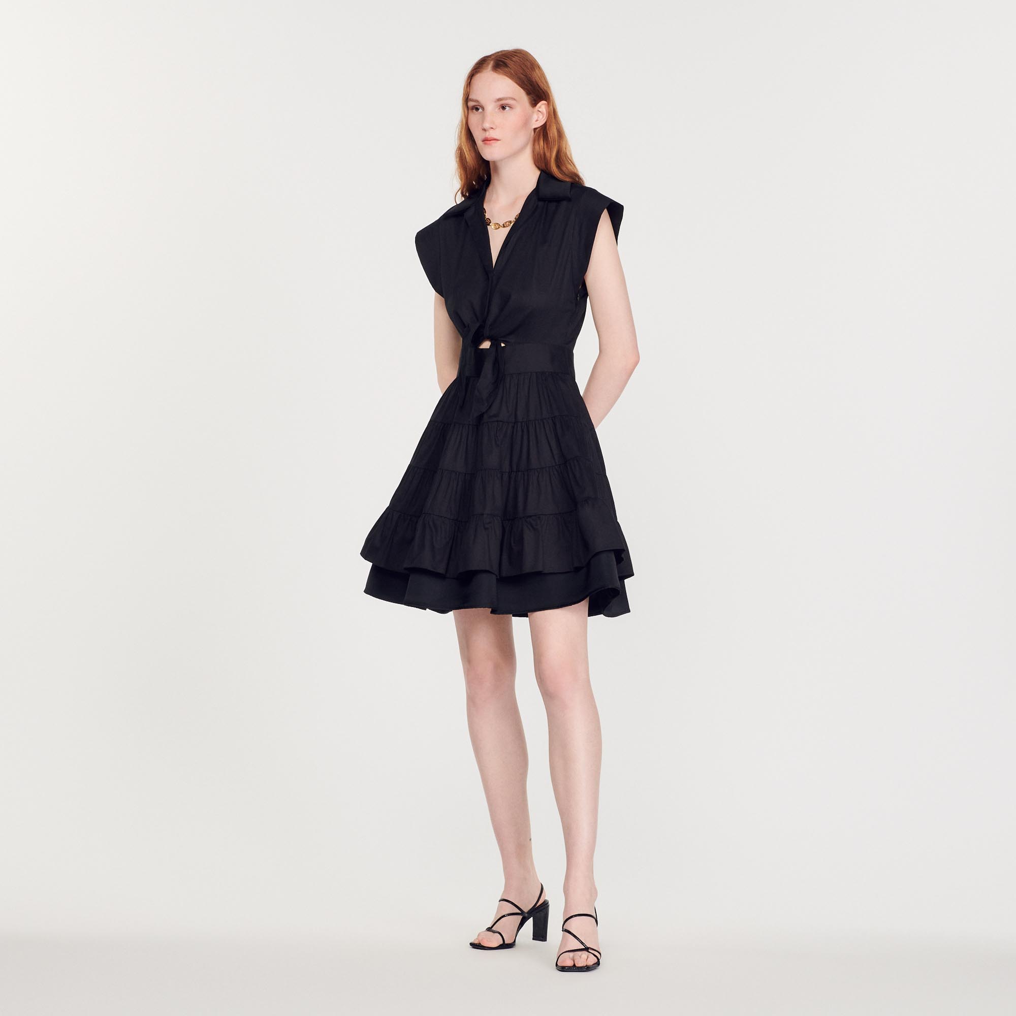 Robe courte volantee