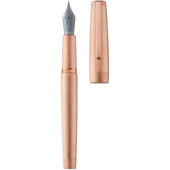 Stylo en métal précieux, corps et attributs or rose 5N brossé, plume titanium EF