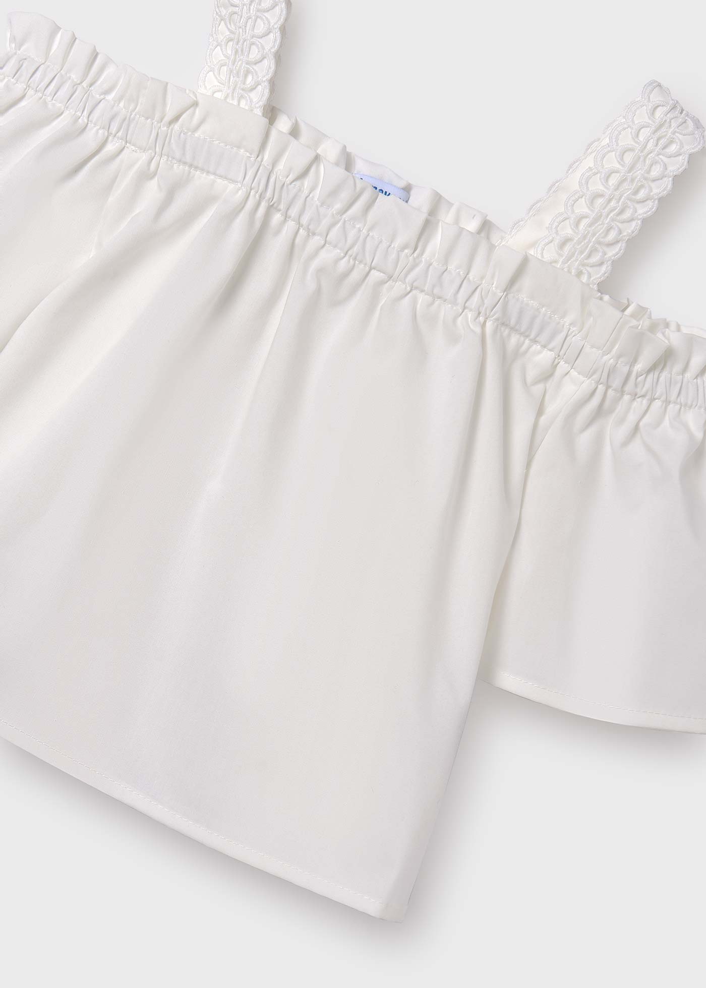 Blusa curta de popeline, cor creme.