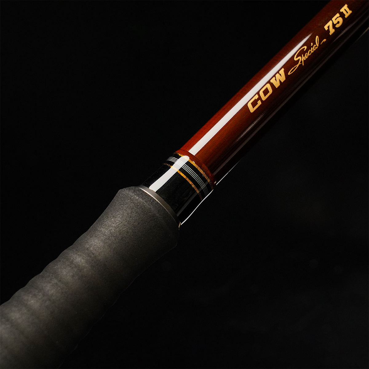 Cow Special 75 II Popping Rod Black Hole USACow Special 75 II Popping RodCanne spinning pour le thon7.4' (2m24), 70-200g, 130lb
