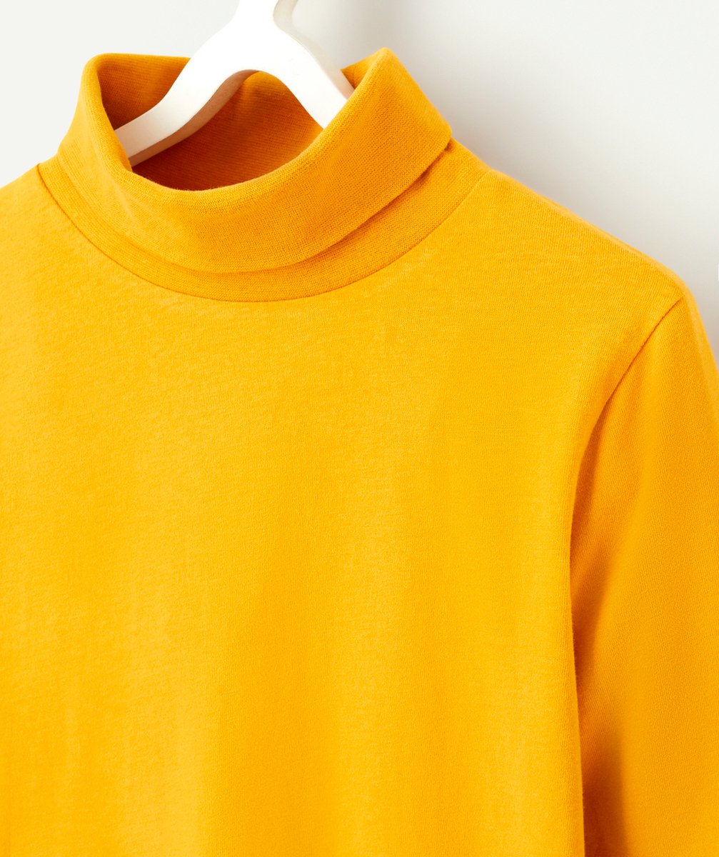 SOUS-PULL GARÇON EN COTON JAUNE MOUTARDE COL ROULÉ