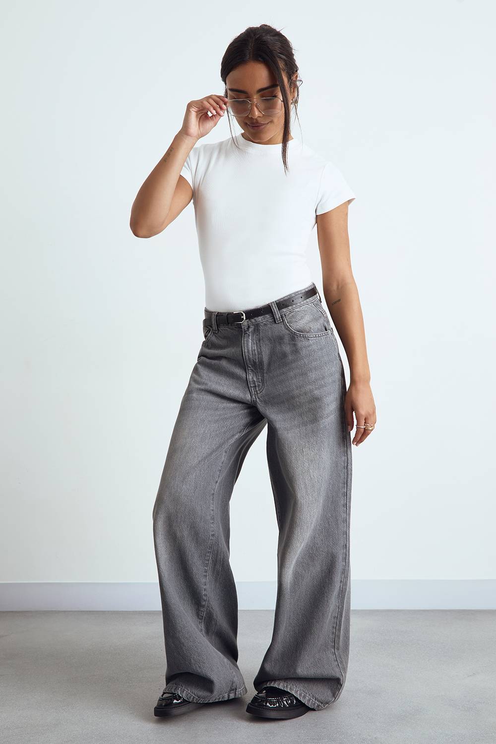 boohoo Haut Ajusté Côtelé À Manches Courtes Coupe Longue Basique