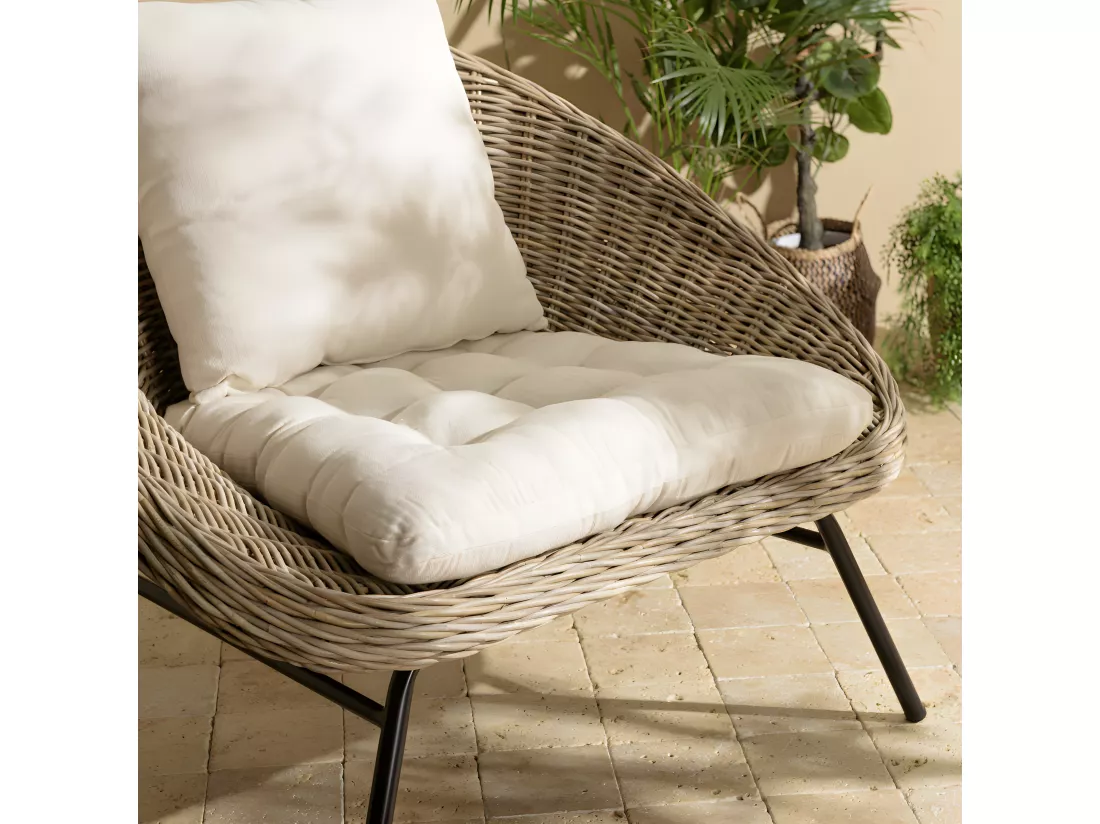 KALLY - Fauteuil lounge en kubu coussin d'assise blanc pieds métal noir