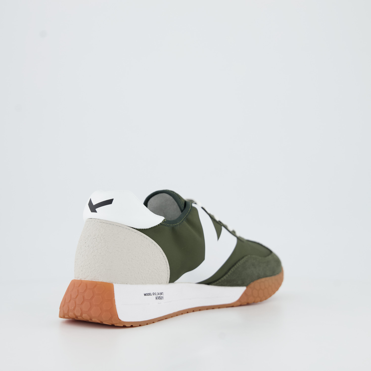 Keh-noo Sneaker
