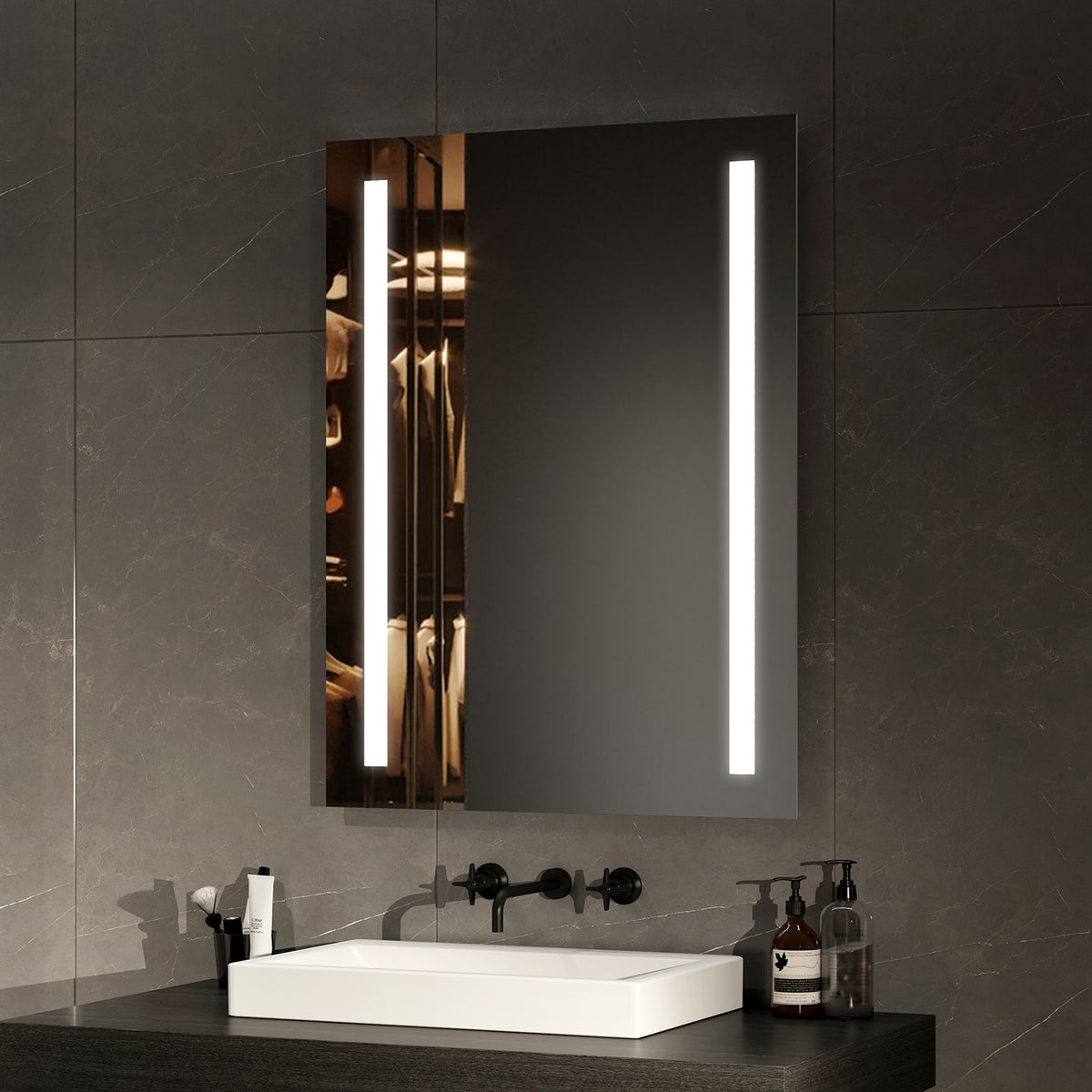 EMKE LED badkamerspiegel 60x80cm badkamerspiegel met knop / anti-condens / explosieveilige folie / warm wit licht en koel wit licht badkamerwandspiegel IP44