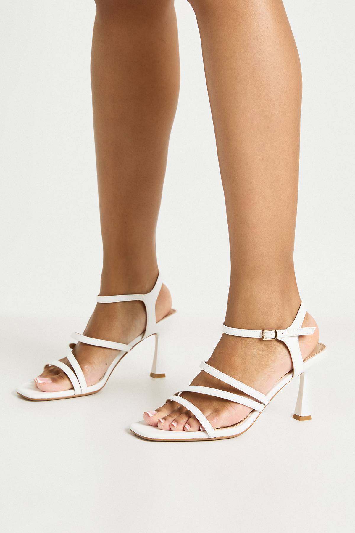 boohoo Escarpins à Brides Talon Aiguille Bas - Coupe Large
