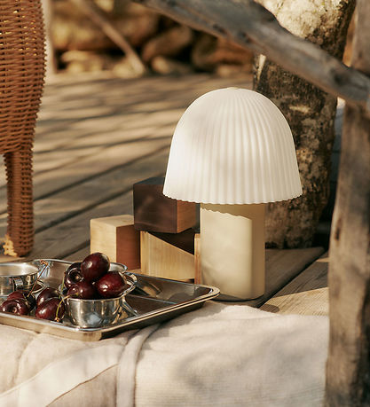 Ferm Living Lampe - Frill Tragbare Lampe - Kaschmir/White